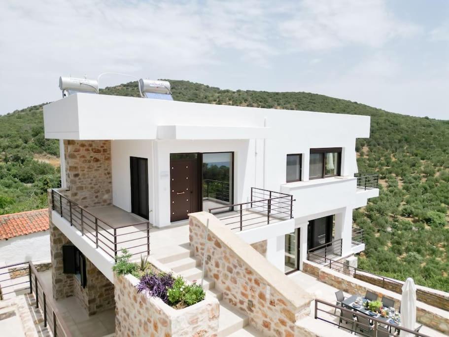 Elaida- Πολυτελής Βίλα-Θέα Θάλασσα, Μάνη Skoutarion Exterior photo